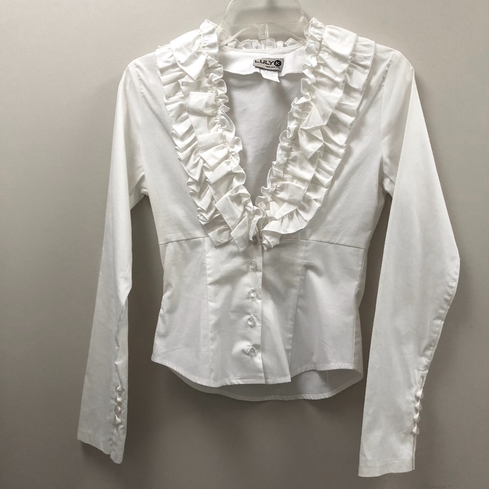 NEW! LULY K New York City, V neck Ruffled Top, White